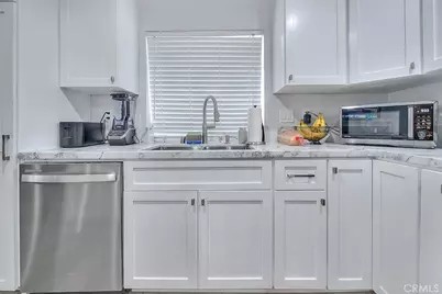 959 Kenwood Street, Upland, CA 91784 - Photo 8