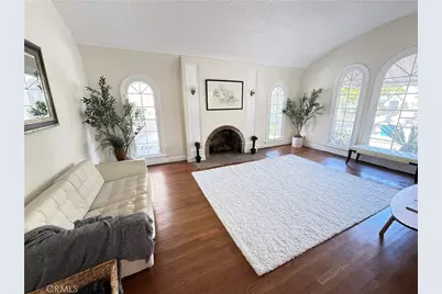 933 S Mullen Avenue, Los Angeles, CA 90019 - Photo 18