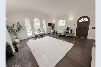 933 S Mullen Avenue, Los Angeles, CA 90019 - Photo 8
