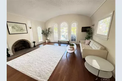 933 S Mullen Avenue, Los Angeles, CA 90019 - Photo 12