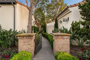 102 Chantilly, Irvine, CA 92620 - Photo 2