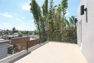 542 N Commonwealth, Los Angeles, CA 90004 - Photo 46