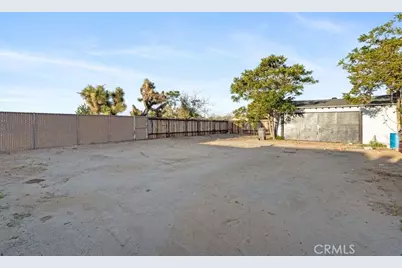 57526 Onaga, Yucca Valley, CA 92284 - Photo 4