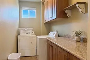 82 N Wathen, Sanger, CA 93657 - Photo 32