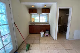 6350 Myrtle Ave, Long Beach, CA 90805 - Photo 22
