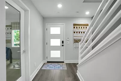 5262 N Bainbridge Place, Valley Village, CA 91607 - Photo 4