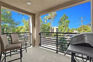 5262 N Bainbridge Pl, Valley Village, CA 91607 - Photo 8