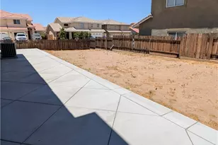 12422 Cricket Ln, Victorville, CA 92392 - Photo 16