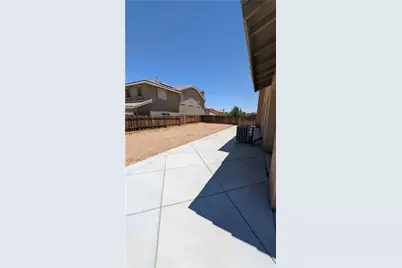12422 Cricket Lane, Victorville, CA 92392 - Photo 18