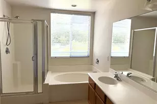 25407 Calcutta Pass Ln, Saugus, CA 91350 - Photo 8