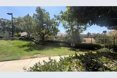 26049 Iris, Moreno Valley, CA 92555 - Photo 4