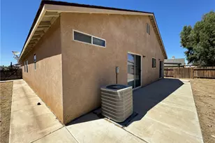13579 Winewood, Victorville, CA 92392 - Photo 24
