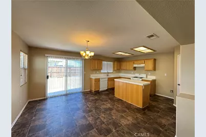 13579 Winewood, Victorville, CA 92392 - Photo 8