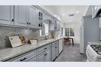 10207 Camarillo Street, Toluca Lake, CA 91602 - Photo 14