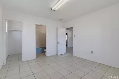 21802 Elaine, Hawaiian Gardens, CA 90716 - Photo 8