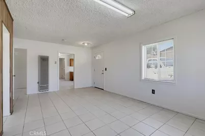 21802 Elaine, Hawaiian Gardens, CA 90716 - Photo 4