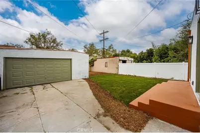 2065 W 65th, Los Angeles, CA 90047 - Photo 32