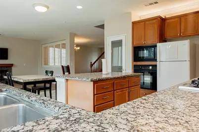 16386 Los Coyotes, Fontana, CA 92336 - Photo 10