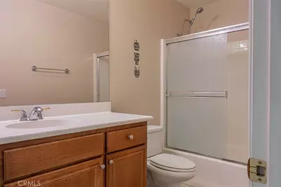 16386 Los Coyotes, Fontana, CA 92336 - Photo 18
