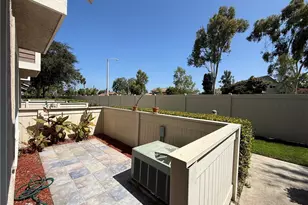56 Christamon, Irvine, CA 92620 - Photo 4
