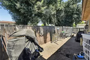 805 E 8th St, Pomona, CA 91766 - Photo 24