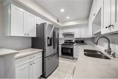 4501 Cedros #220, Sherman Oaks, CA 91403 - Photo 14