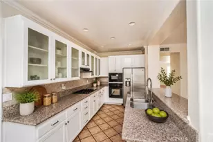 24320 Calle Estancia, Murrieta, CA 92562 - Photo 6
