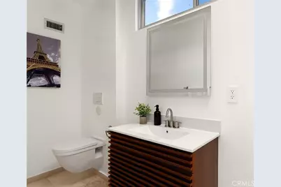 5675 Spreading Oak Dr, Los Angeles, CA 90068 - Photo 30
