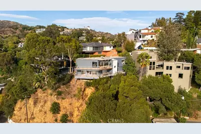 5675 Spreading Oak Dr, Los Angeles, CA 90068 - Photo 34