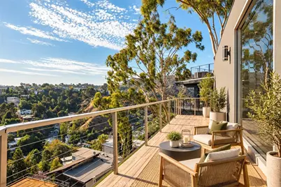 5675 Spreading Oak Dr, Los Angeles, CA 90068 - Photo 28