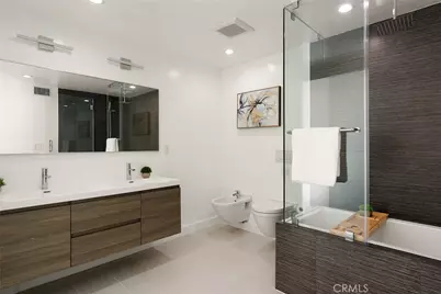 5675 Spreading Oak Dr, Los Angeles, CA 90068 - Photo 16