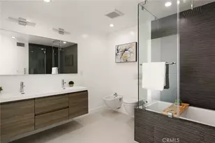 5675 Spreading Oak Dr, Los Angeles, CA 90068 - Photo 16