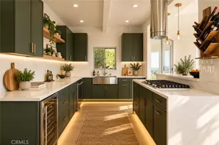 5675 Spreading Oak Dr, Los Angeles, CA 90068 - Photo 6