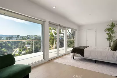 5675 Spreading Oak Dr, Los Angeles, CA 90068 - Photo 20