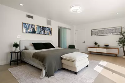 5675 Spreading Oak Dr, Los Angeles, CA 90068 - Photo 12