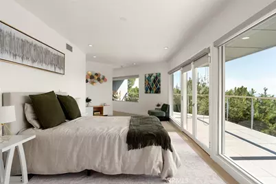 5675 Spreading Oak Dr, Los Angeles, CA 90068 - Photo 26