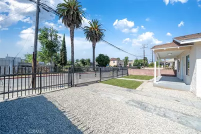 215 E Elm Street, Compton, CA 90220 - Photo 2