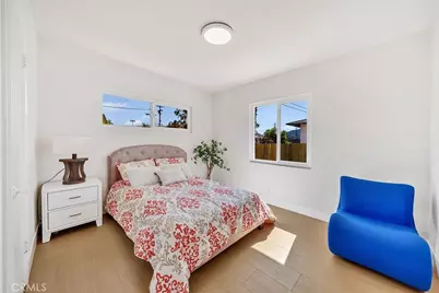 2211 1/8  Casitas Avenue, Altadena, CA 91001 - Photo 8