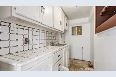 16805 Yucca, Victorville, CA 92395 - Photo 14