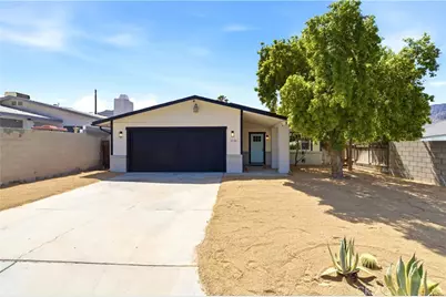 54105 Avenida Mendoza, La Quinta, CA 92253 - Photo 12