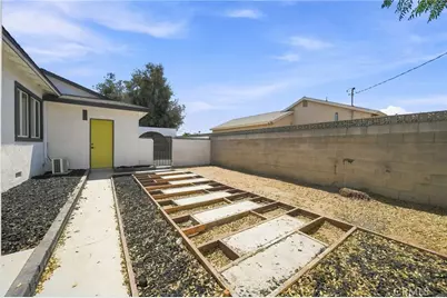358 S Pampas, Rialto, CA 92376 - Photo 32