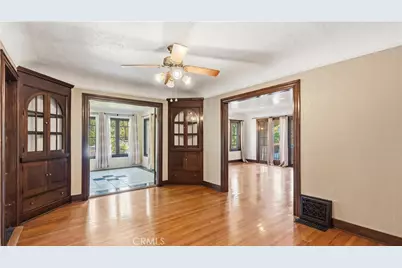 439 S Grand Oaks Ave, Pasadena, CA 91107 - Photo 16