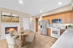 284 Tustin Field Dr, Tustin, CA 92782 - Photo 4