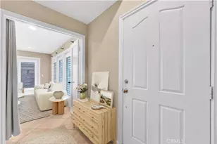 284 Tustin Field Dr, Tustin, CA 92782 - Photo 2