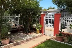 14800 Lanark, Los Angeles, CA 91402 - Photo 1