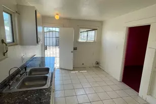 530 W Poplar, Compton, CA 90220 - Photo 8