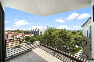 5151 W Redondo Ct, Los Angeles, CA 90019 - Photo 32