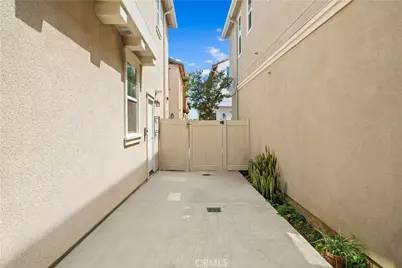5564 Valencia, Montclair, CA 91762 - Photo 38