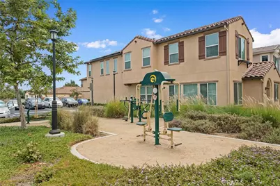 5564 Valencia, Montclair, CA 91762 - Photo 46
