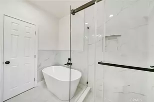 1020 W 70th St, Los Angeles, CA 90044 - Photo 14